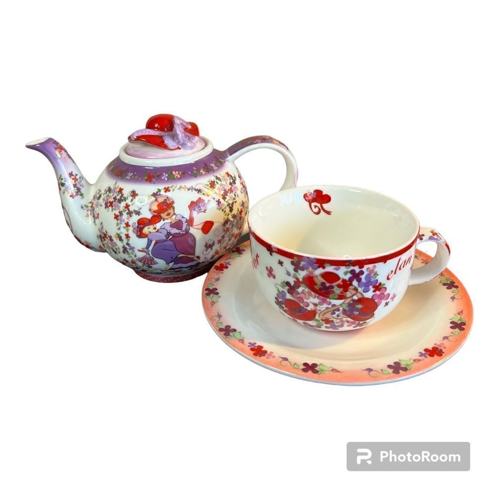 Red hat society Paul Cardew teapot,teacup and saucer set nwt